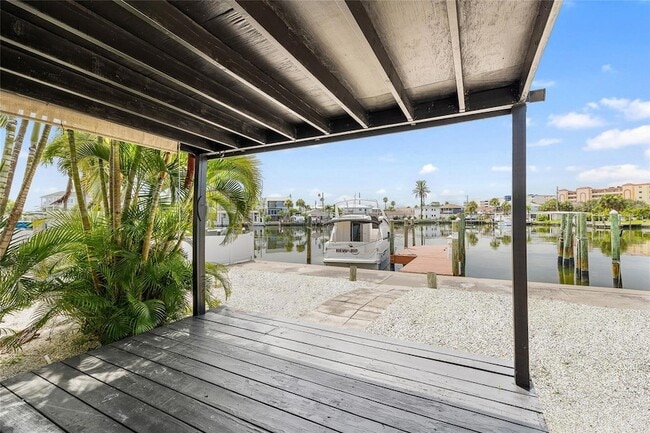 Building Photo - 231 E Madeira Ave