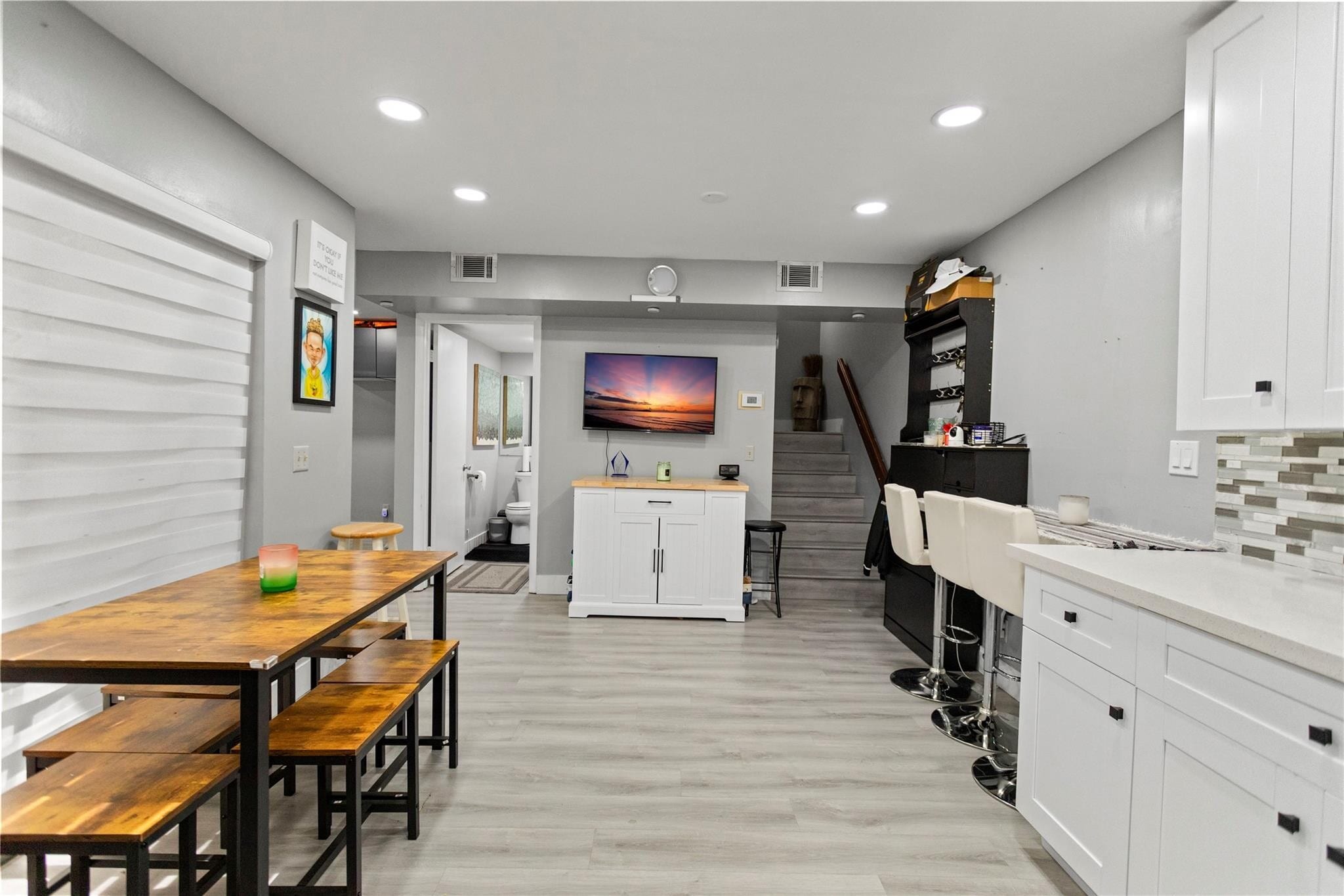 Building Photo - 22940 Oxford Pl