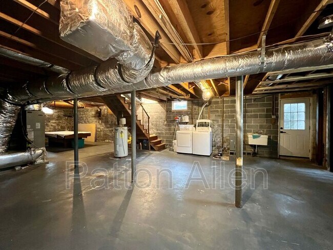 Building Photo - 30 Stevens Hill Rd