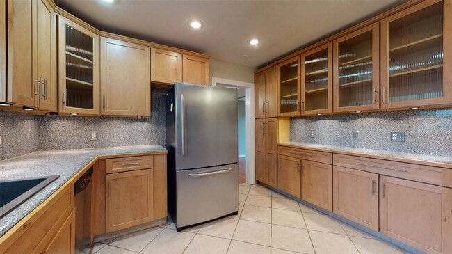 Building Photo - 31 S Tealwood Dr