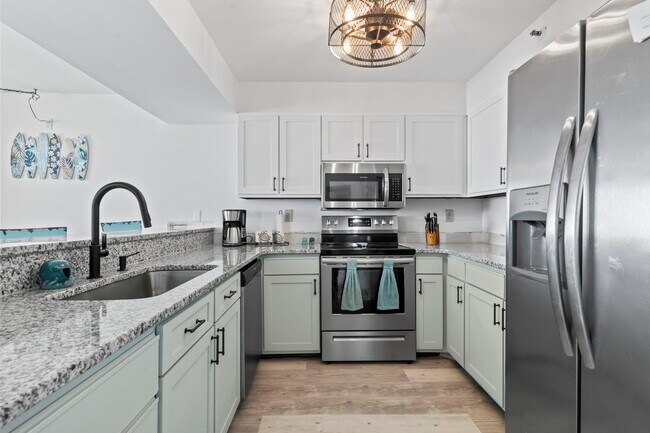 Building Photo - 1425 S Ocean Blvd