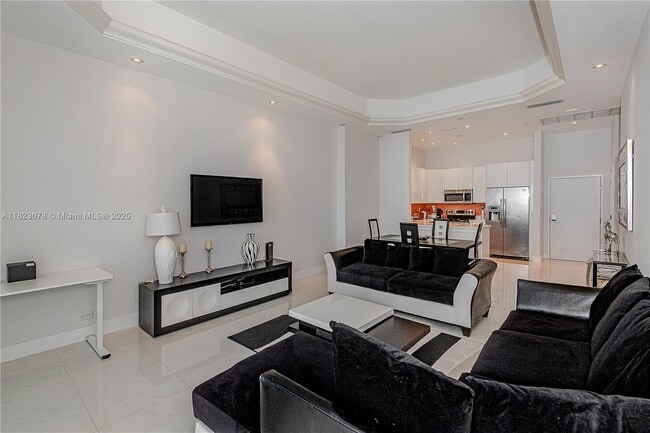 Building Photo - 2301 Collins Ave