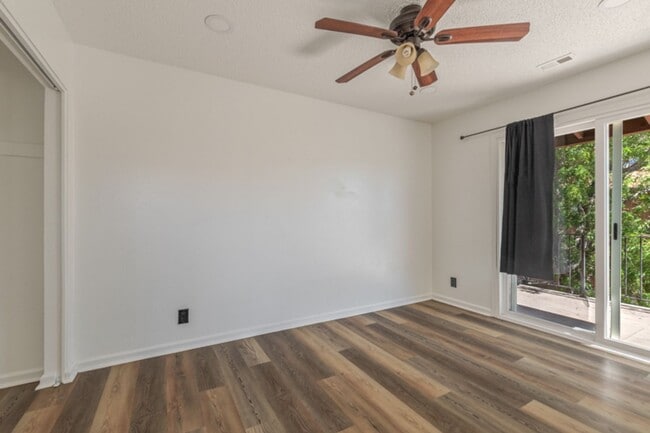 Building Photo - Gypsum 3261-3267