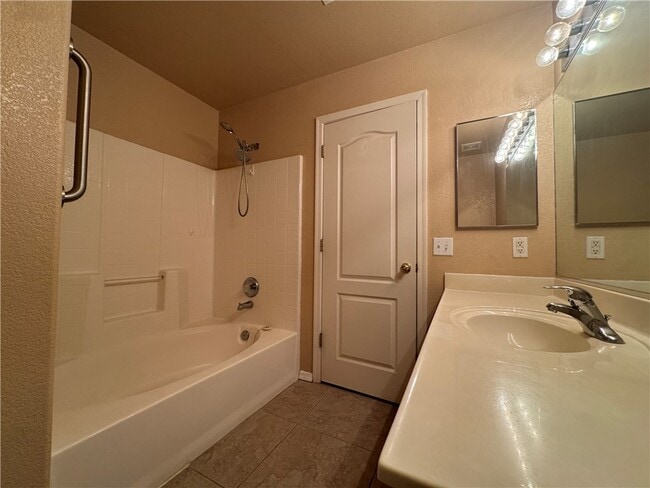 Building Photo - 1651 Segovia Way