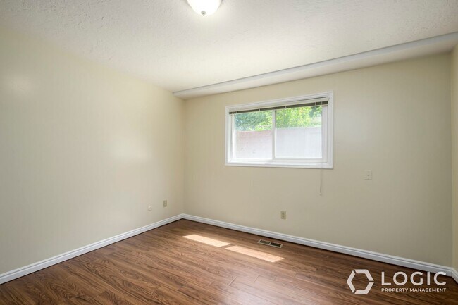 Building Photo - 5613/5617 S 1250 E