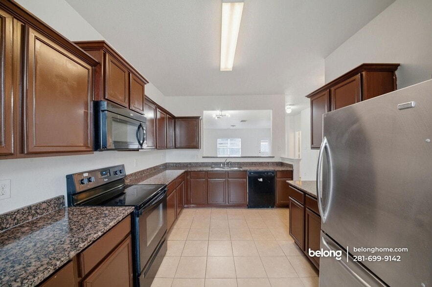 Building Photo - 2006 Quiet Palm Ln