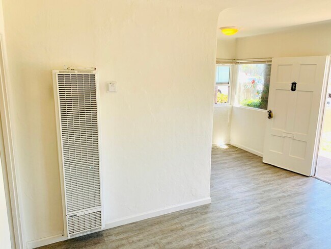 Building Photo - LIVE BY THE BEACH! 1BD/1BA OCEAN BEACH APARTMENT + PRIVATE GARAGE & LAUNDRY!!!