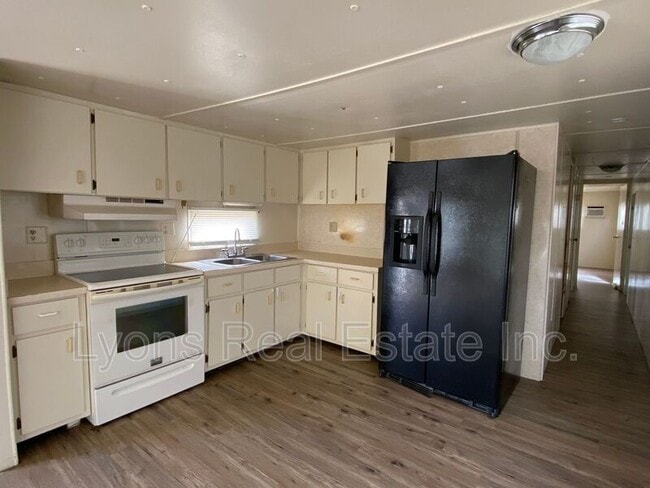 Building Photo - 2203 Cantor Ln