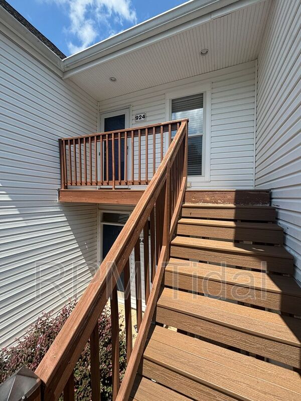 Building Photo - 924 Ironwood Dr