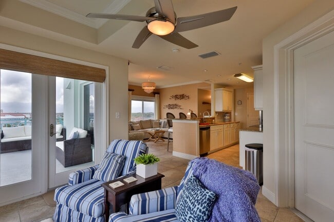 Building Photo - Oceanfront Condo 2 bed/ 2ba Beautifully Decorated and Furnished