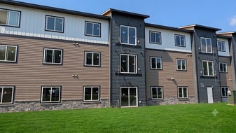 Building Photo - 714 1st Ave SW