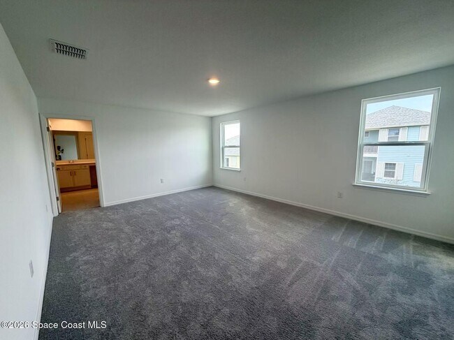 Building Photo - 856 Castleford Ave NE