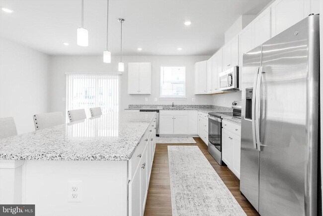 Building Photo - 206 Telluride Wy