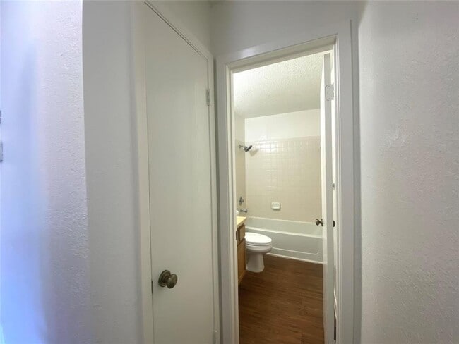 Building Photo - 12309 Dellrey Dr