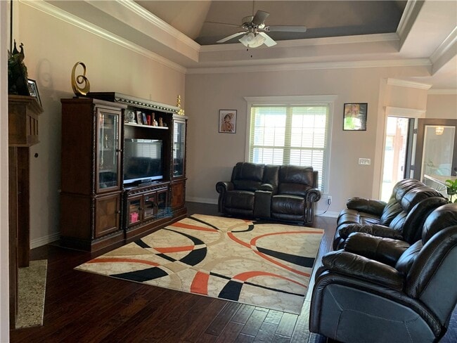 Building Photo - 3203 SW Joshua Ave