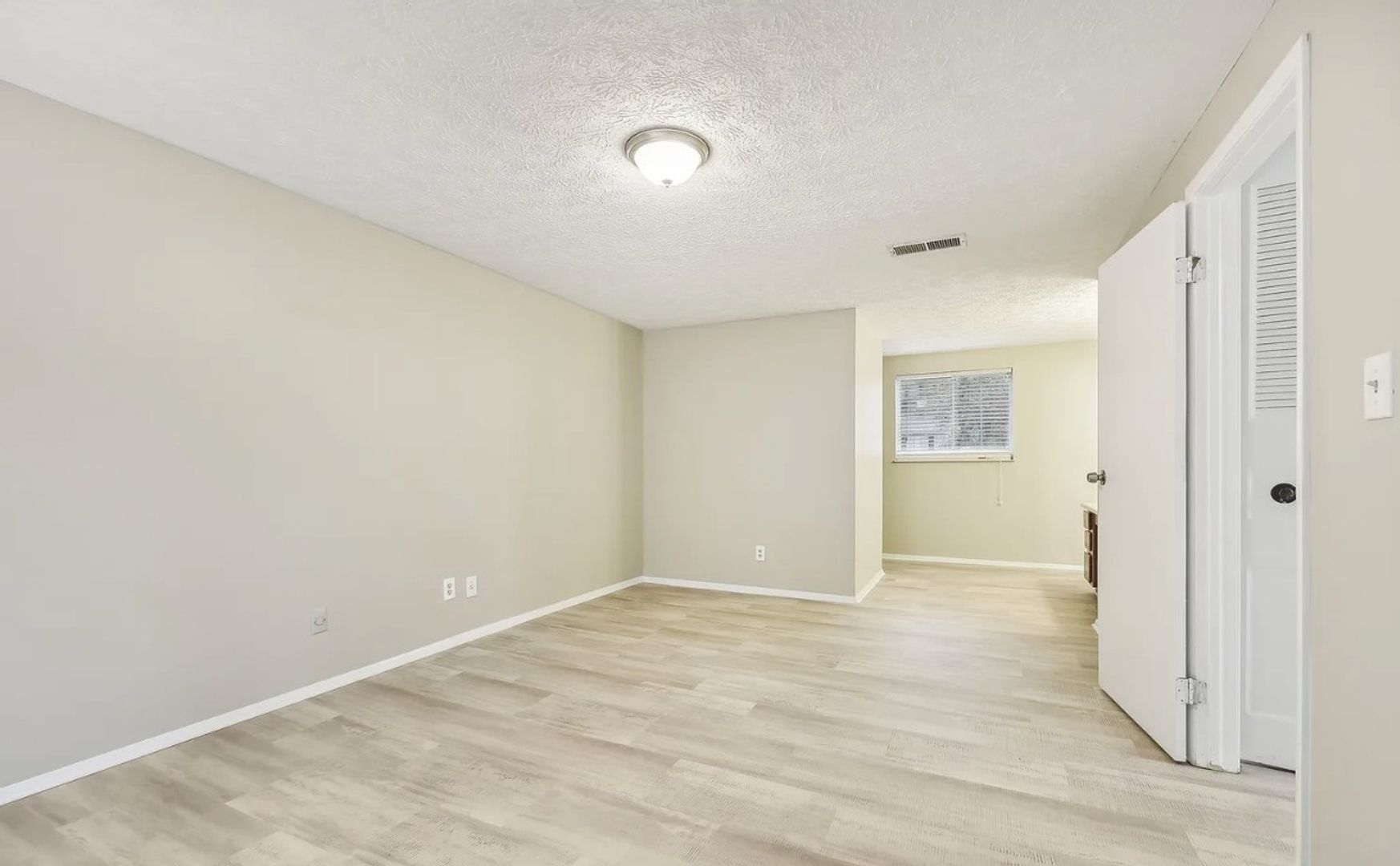 Building Photo - 2080 Singer Way