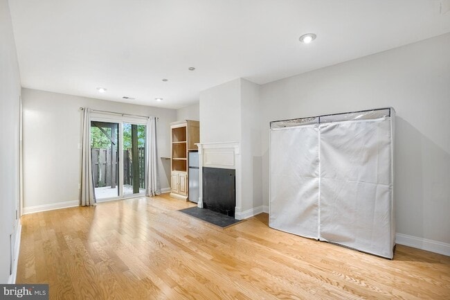 Building Photo - 12911 Walnut View Ct