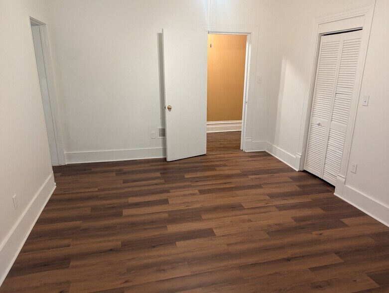 Building Photo - 3612 S King Dr