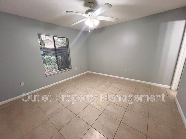 Building Photo - 411 Slumber Ln
