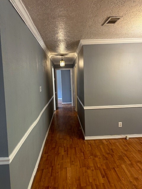 Building Photo - 302 Arrowhead Dr