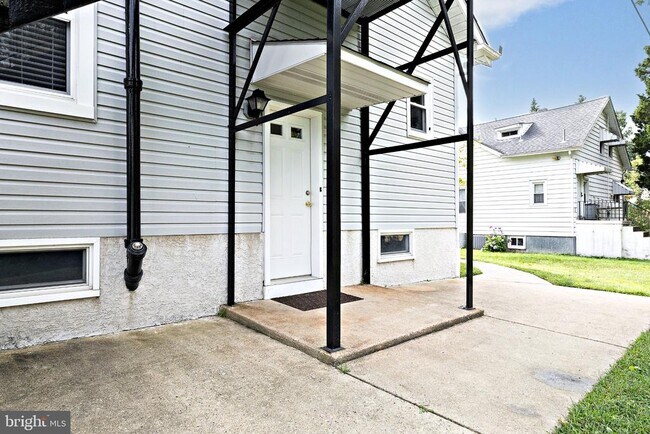 Building Photo - 1236 Old Black Horse Pike