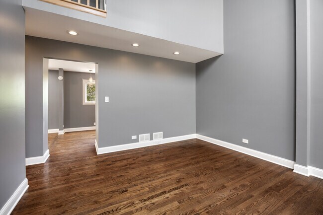 Building Photo - 713 Acadia Ct