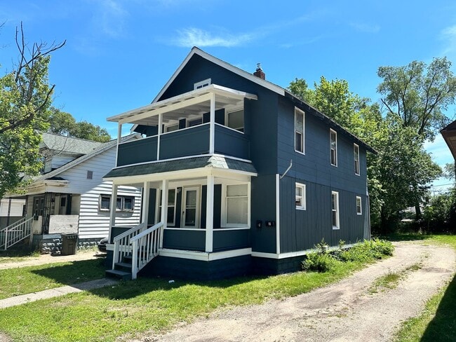 Primary Photo - 901 Emerson Ave