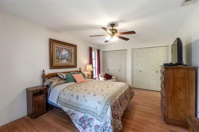 Building Photo - 1814 Fox Hunt Dr