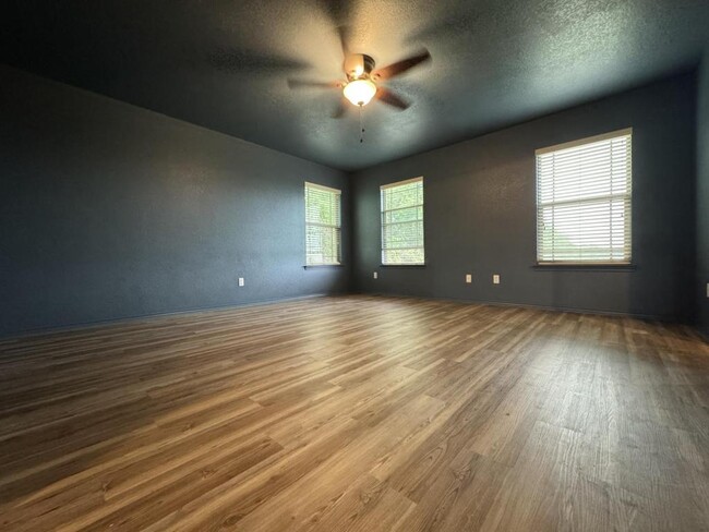 Building Photo - 728 Moon Shadow Ct