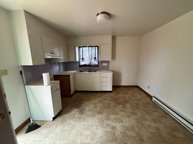 Building Photo - 2/1 outside city limits of Shelby, NC