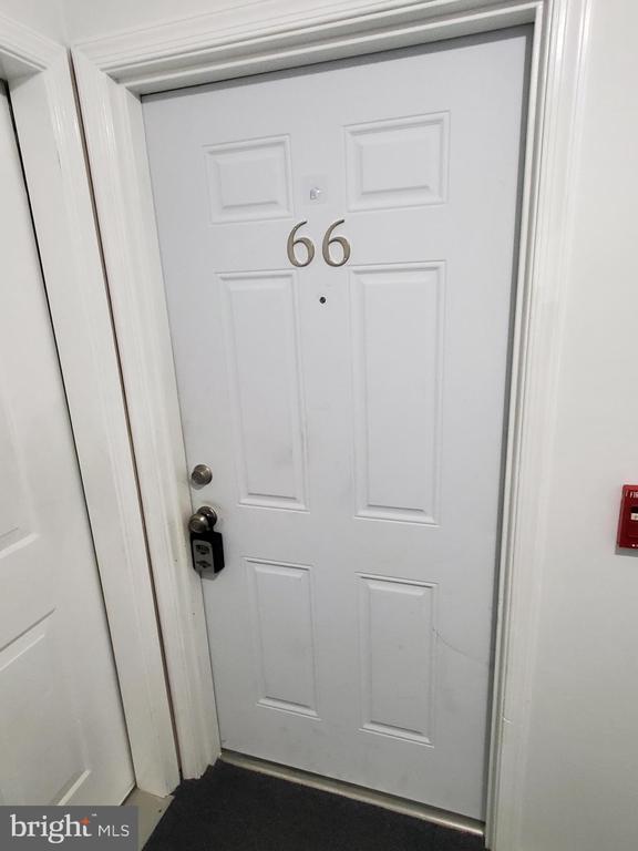 Building Photo - 620 Manatawny St