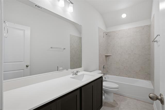 Building Photo - 1216 Rosebay Dr