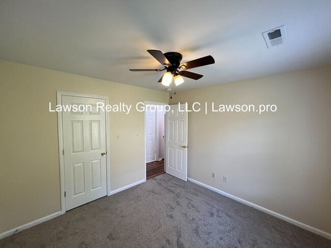 Building Photo - 7th St 306-8