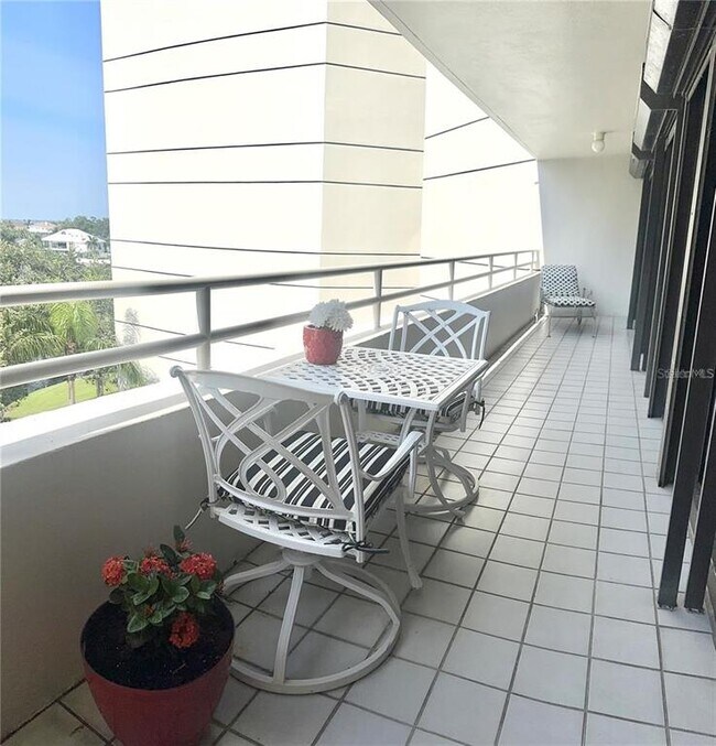 Building Photo - 5950 Pelican Bay Plaza S