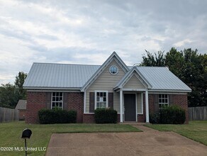 Building Photo - 2630 Winwood Cove