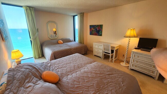 Building Photo - 5510 N Ocean Dr