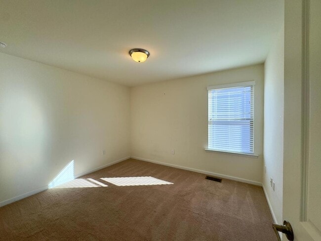 Building Photo - 1200 Governess Ln