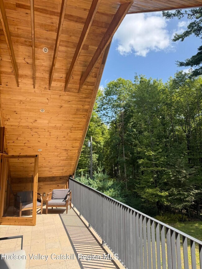 Building Photo - 155 Cedar Dr