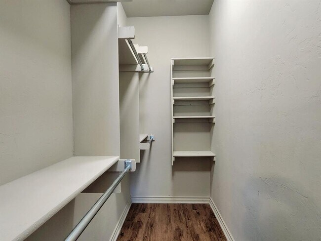 Building Photo - 2308 Paraiso Way