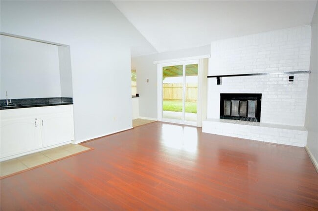 Building Photo - 2331 Stillmeadow Dr