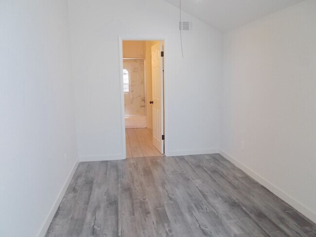 Building Photo - Upgraded 2nd-Floor Condo with Loft, Pool, ...