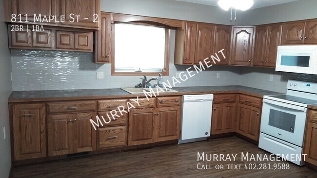 Building Photo - 811 Maple St