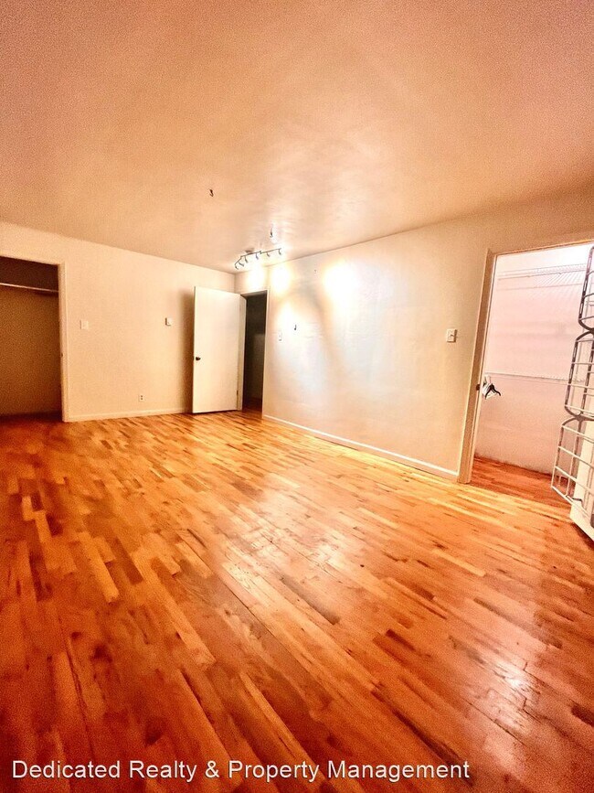 Building Photo - 2 br, 1 bath House - 261 Wilcox Rd.