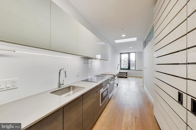 Building Photo - 57 N Street NW Unit UNIT 414