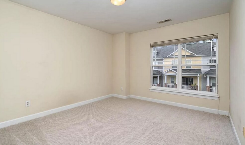 Building Photo - 227 Broadgait Brae Rd