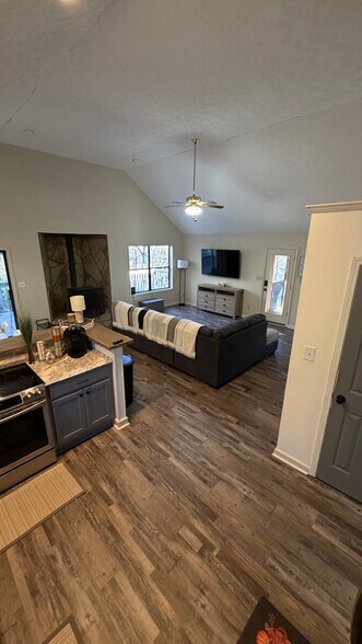 Building Photo - 56 Puff Hill Dr