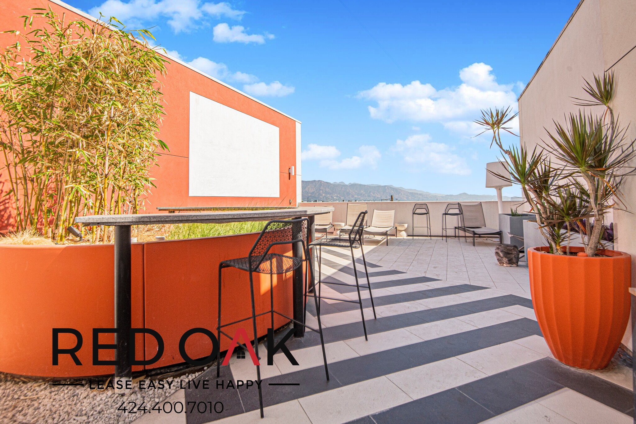 Building Photo - 11405 Chandler Blvd