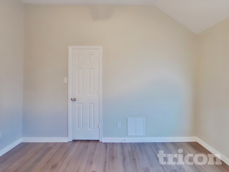 Building Photo - 114 Cole St