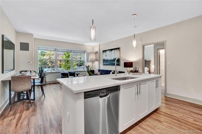 Building Photo - 92 Blauvelt Wy