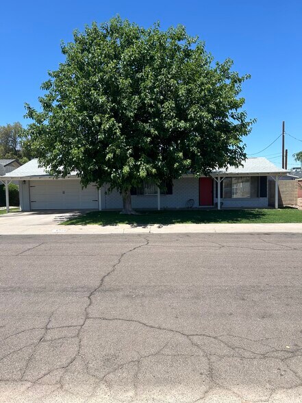 Building Photo - 8226 E Mitchell Dr